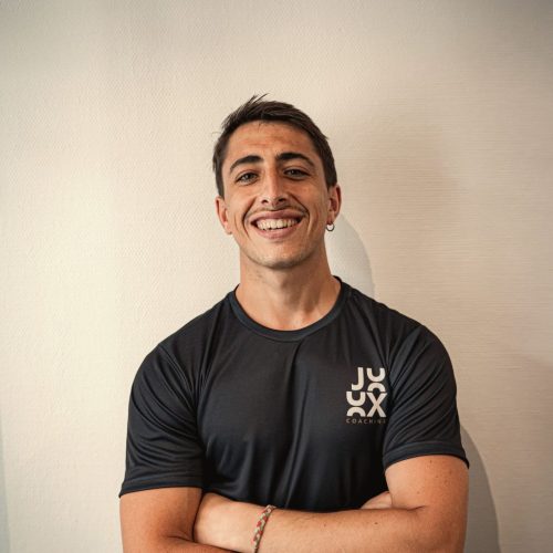 Portrait de Xan, coach sportif professionnel au sein de l'agence JUX Coaching.